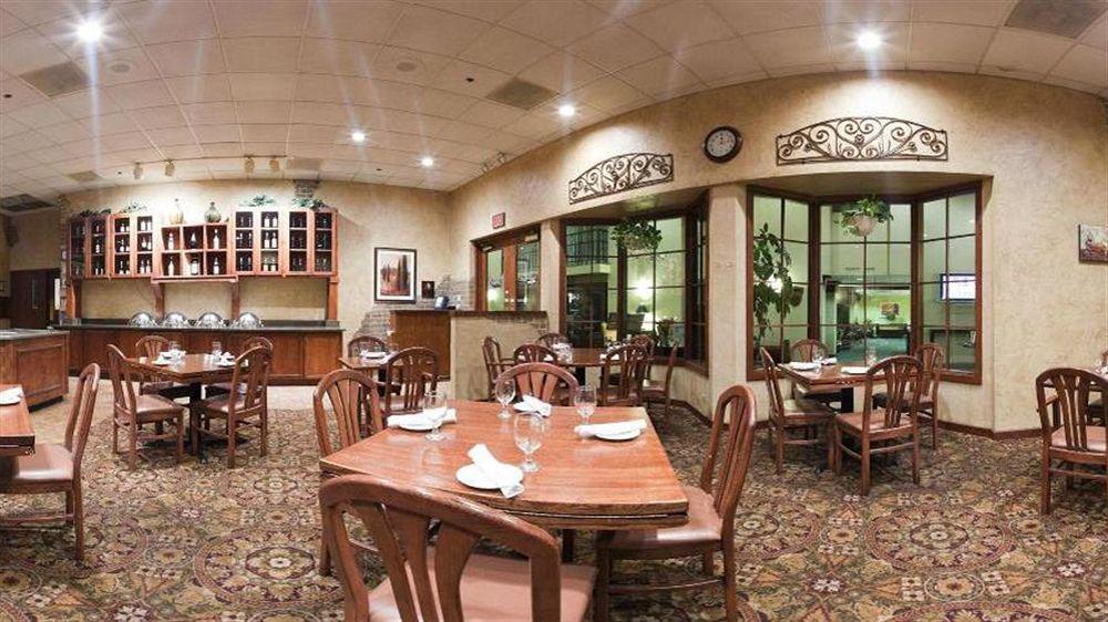 Holiday Inn & Suites Chicago-Carol Stream Wheaton By Ihg Екстериор снимка