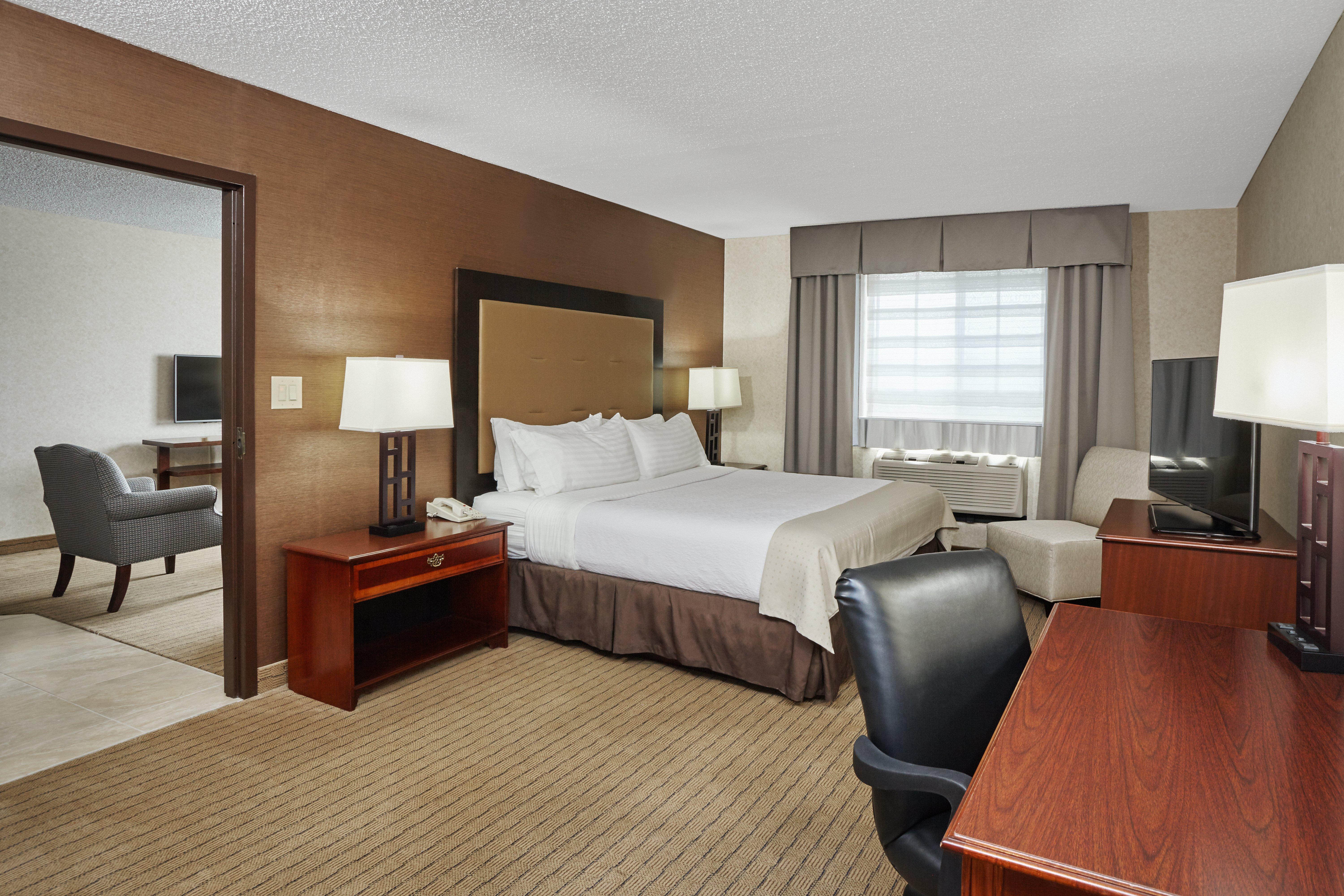 Holiday Inn & Suites Chicago-Carol Stream Wheaton By Ihg Екстериор снимка