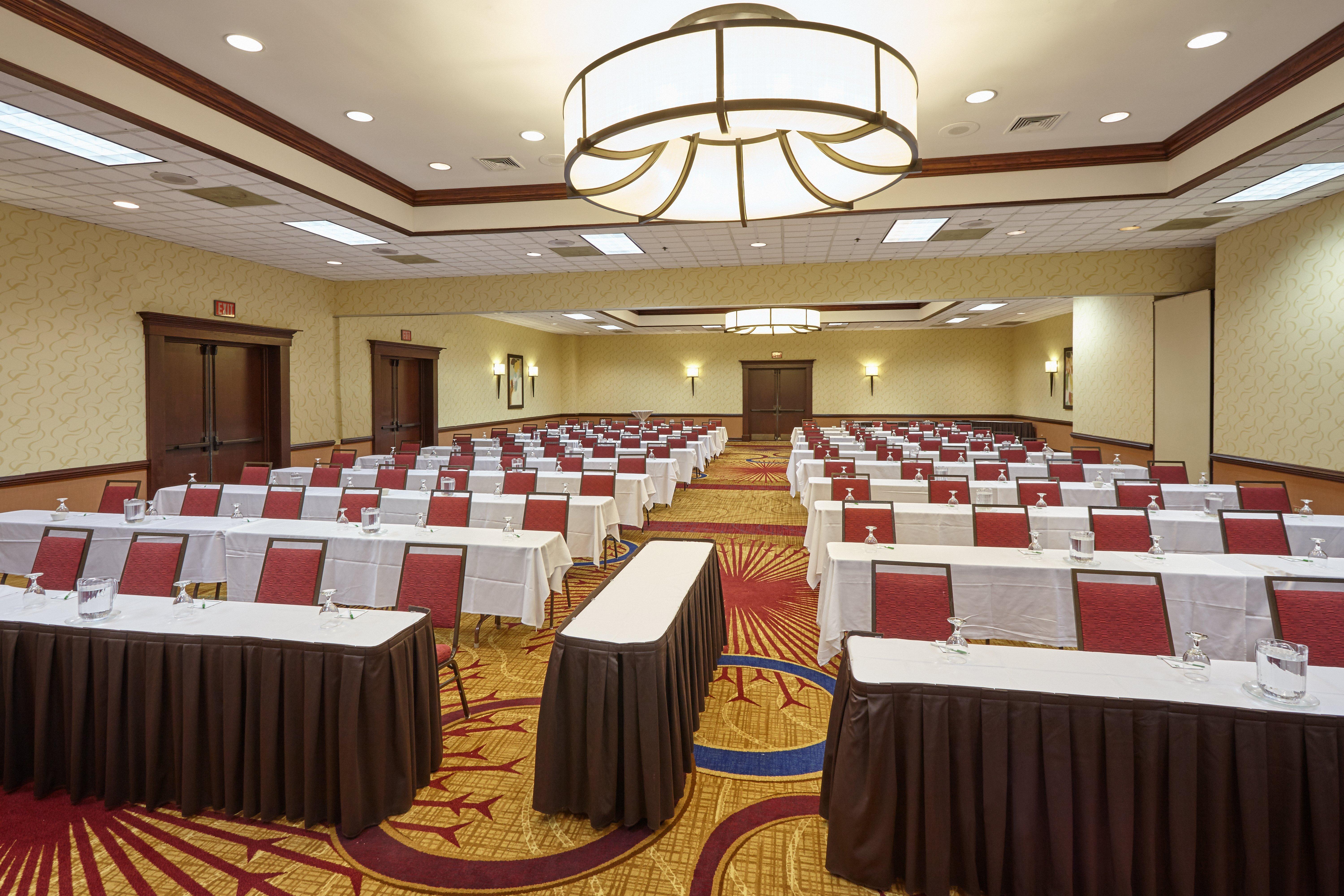 Holiday Inn & Suites Chicago-Carol Stream Wheaton By Ihg Екстериор снимка