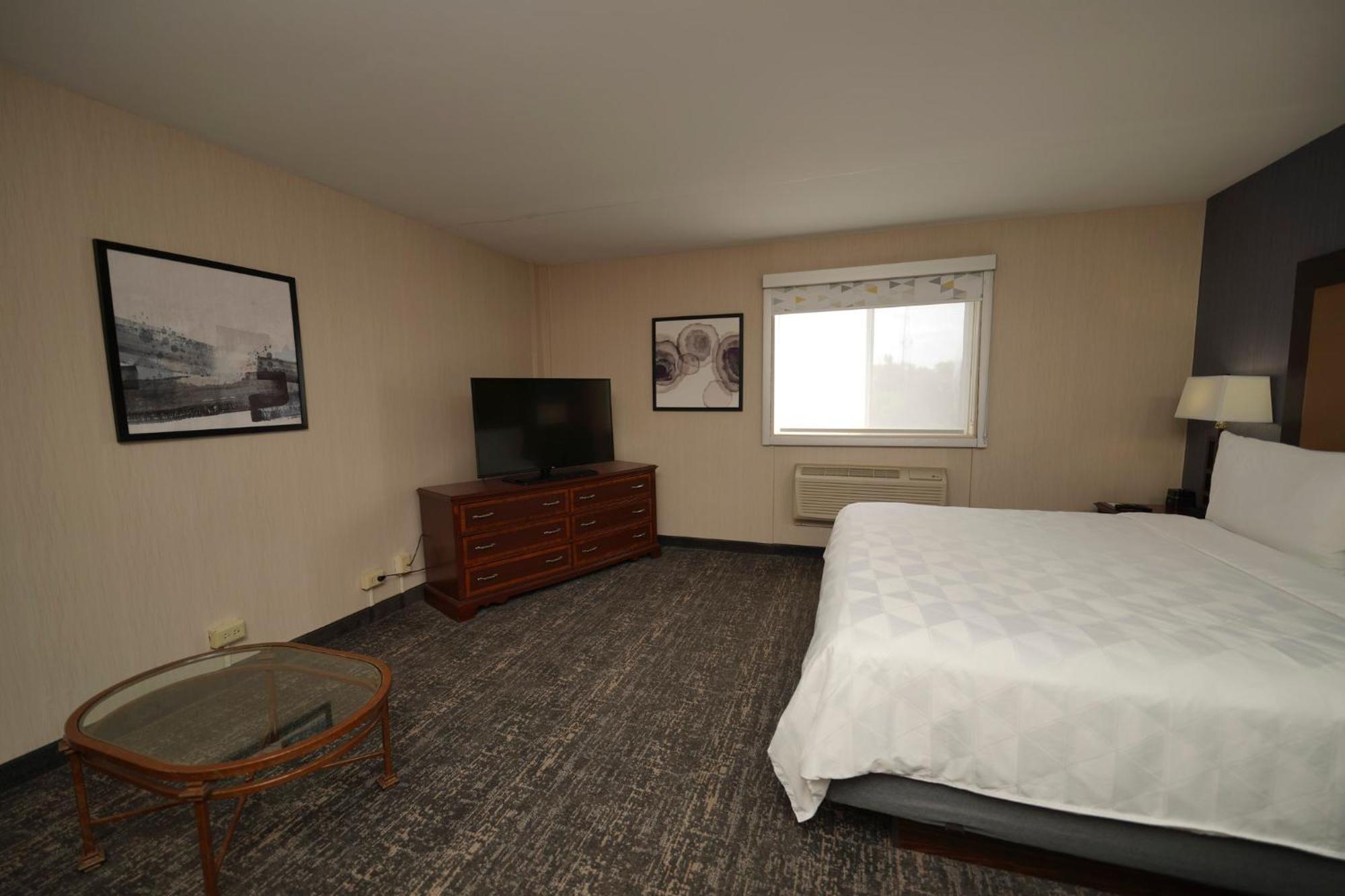 Holiday Inn & Suites Chicago-Carol Stream Wheaton By Ihg Екстериор снимка