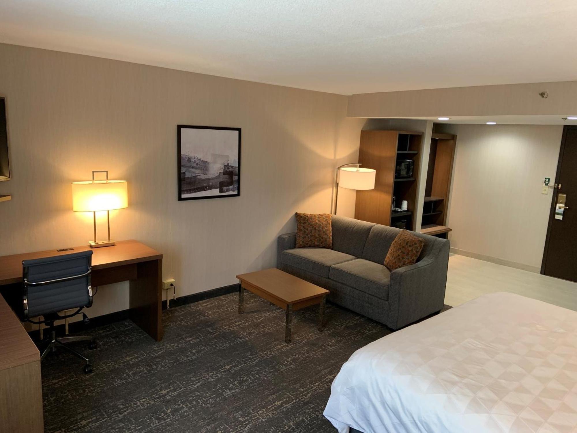 Holiday Inn & Suites Chicago-Carol Stream Wheaton By Ihg Екстериор снимка