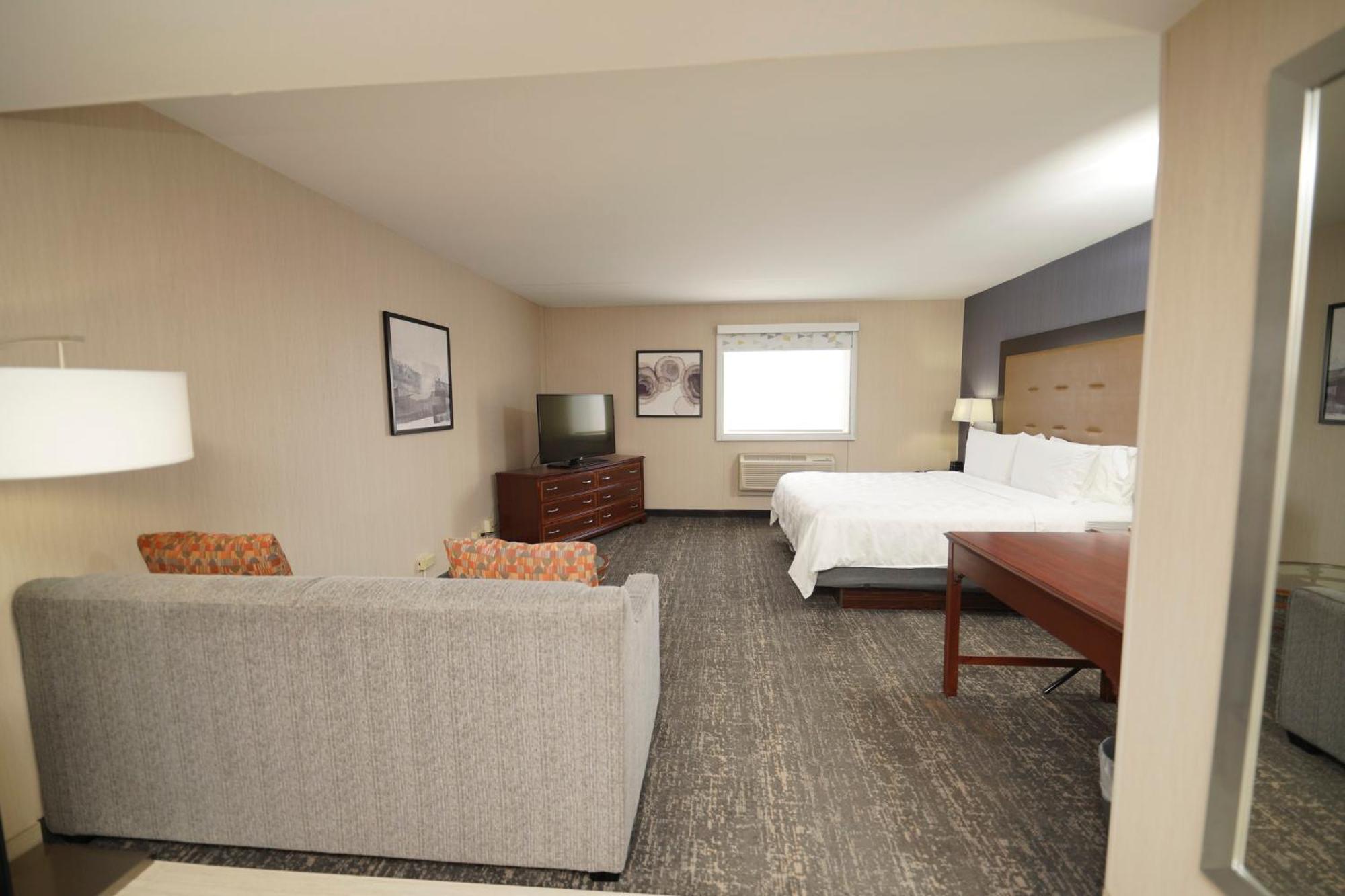 Holiday Inn & Suites Chicago-Carol Stream Wheaton By Ihg Екстериор снимка