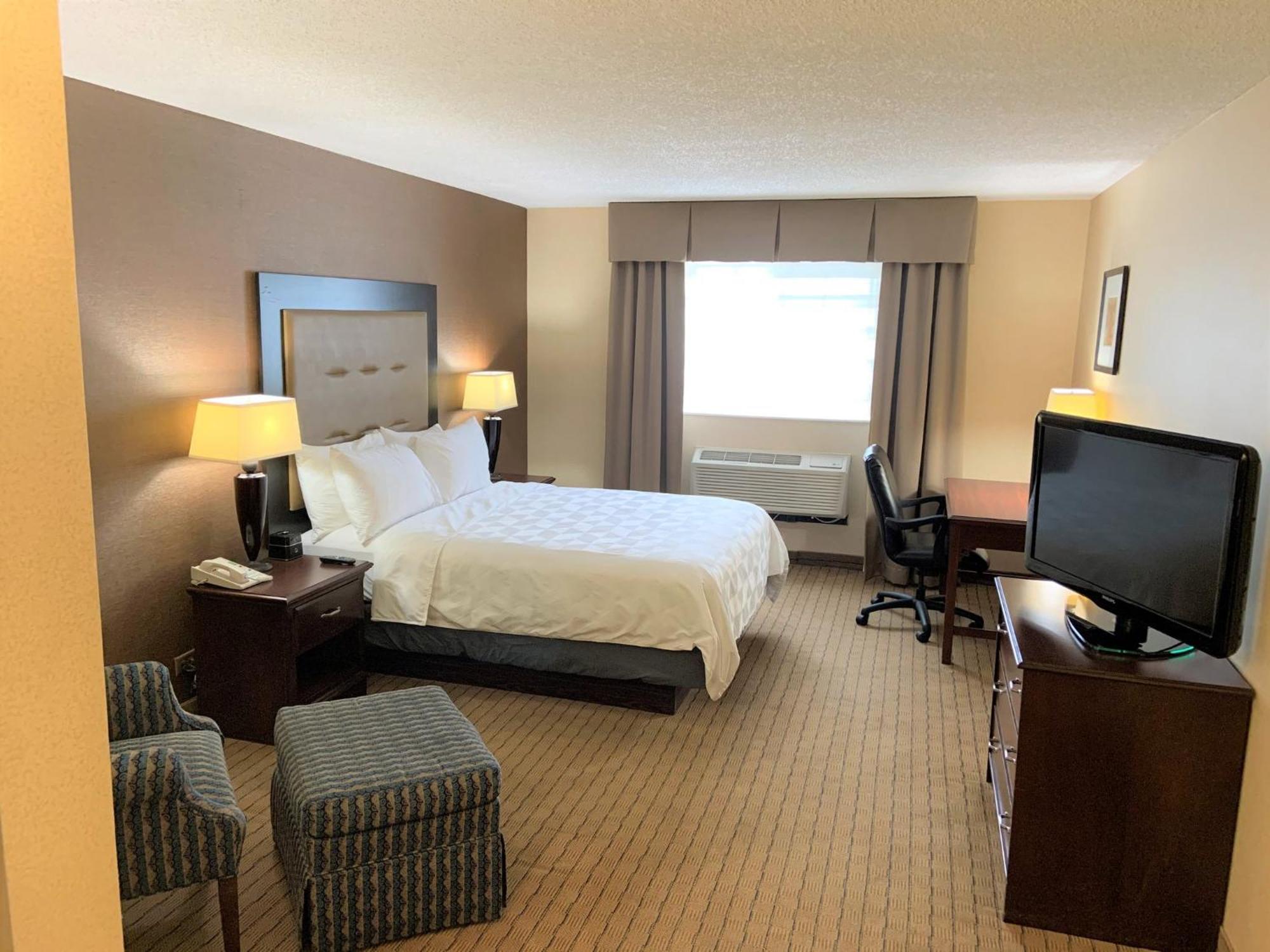 Holiday Inn & Suites Chicago-Carol Stream Wheaton By Ihg Екстериор снимка
