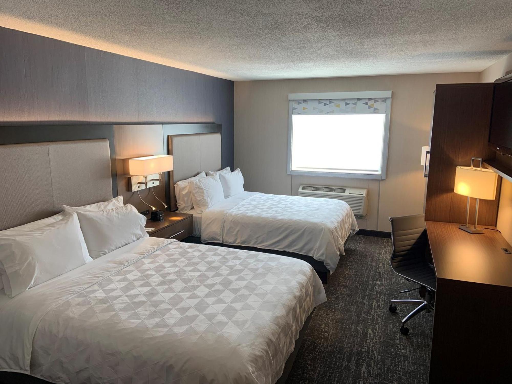 Holiday Inn & Suites Chicago-Carol Stream Wheaton By Ihg Екстериор снимка