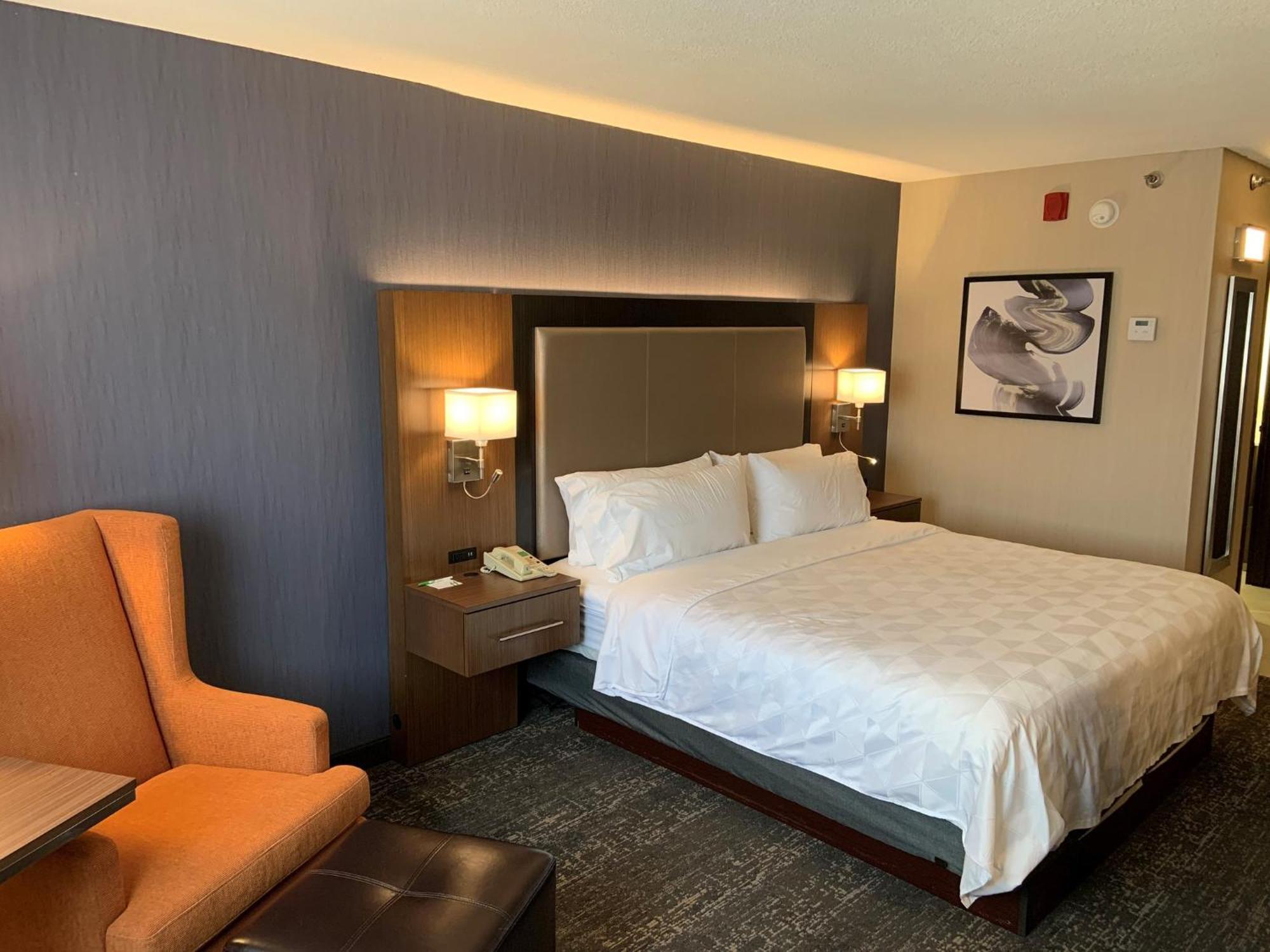 Holiday Inn & Suites Chicago-Carol Stream Wheaton By Ihg Екстериор снимка