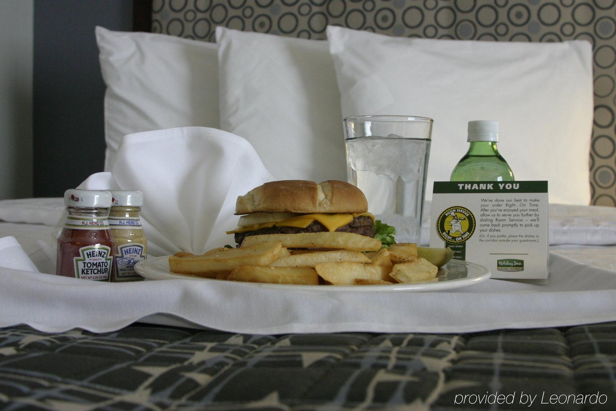 Holiday Inn & Suites Chicago-Carol Stream Wheaton By Ihg Стая снимка