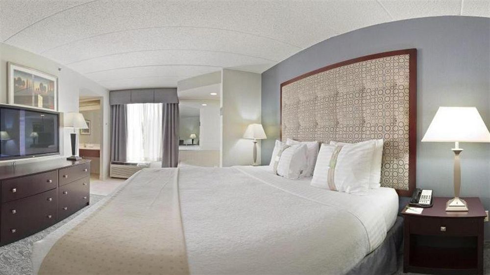 Holiday Inn & Suites Chicago-Carol Stream Wheaton By Ihg Екстериор снимка