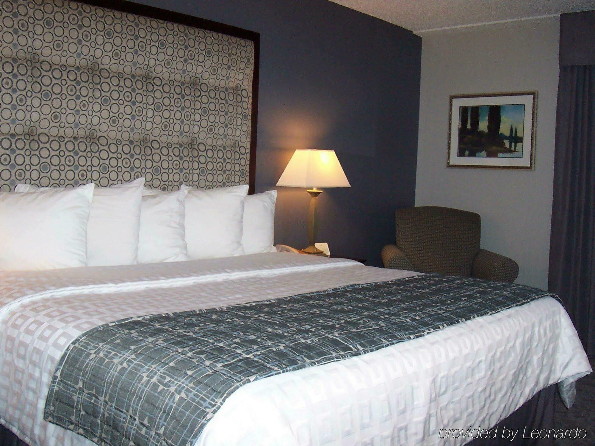 Holiday Inn & Suites Chicago-Carol Stream Wheaton By Ihg Екстериор снимка