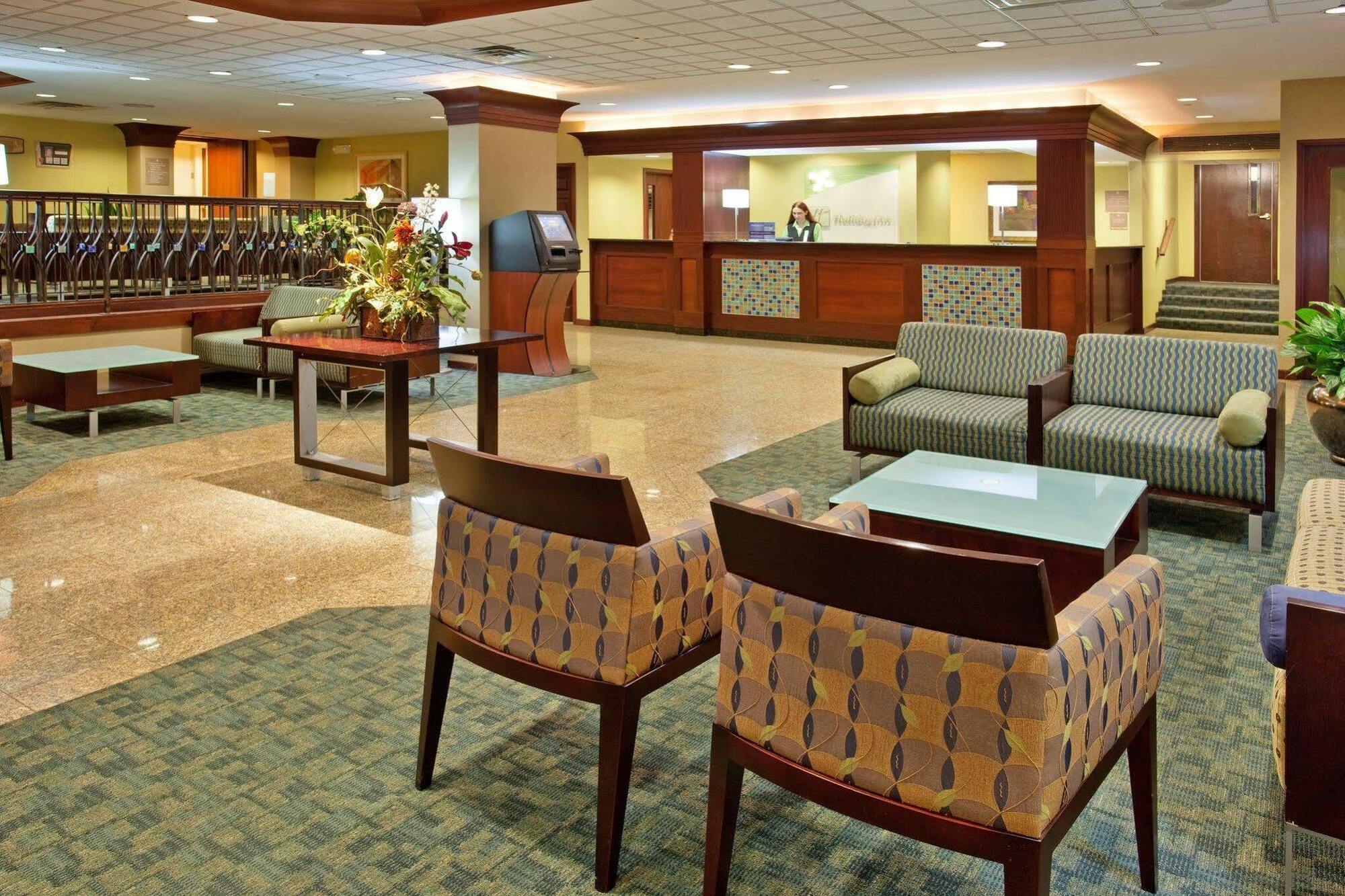 Holiday Inn & Suites Chicago-Carol Stream Wheaton By Ihg Екстериор снимка