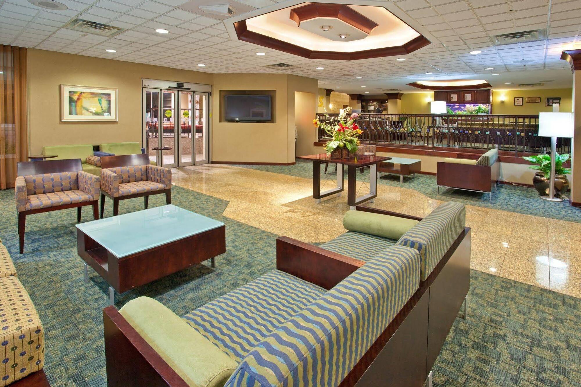 Holiday Inn & Suites Chicago-Carol Stream Wheaton By Ihg Екстериор снимка